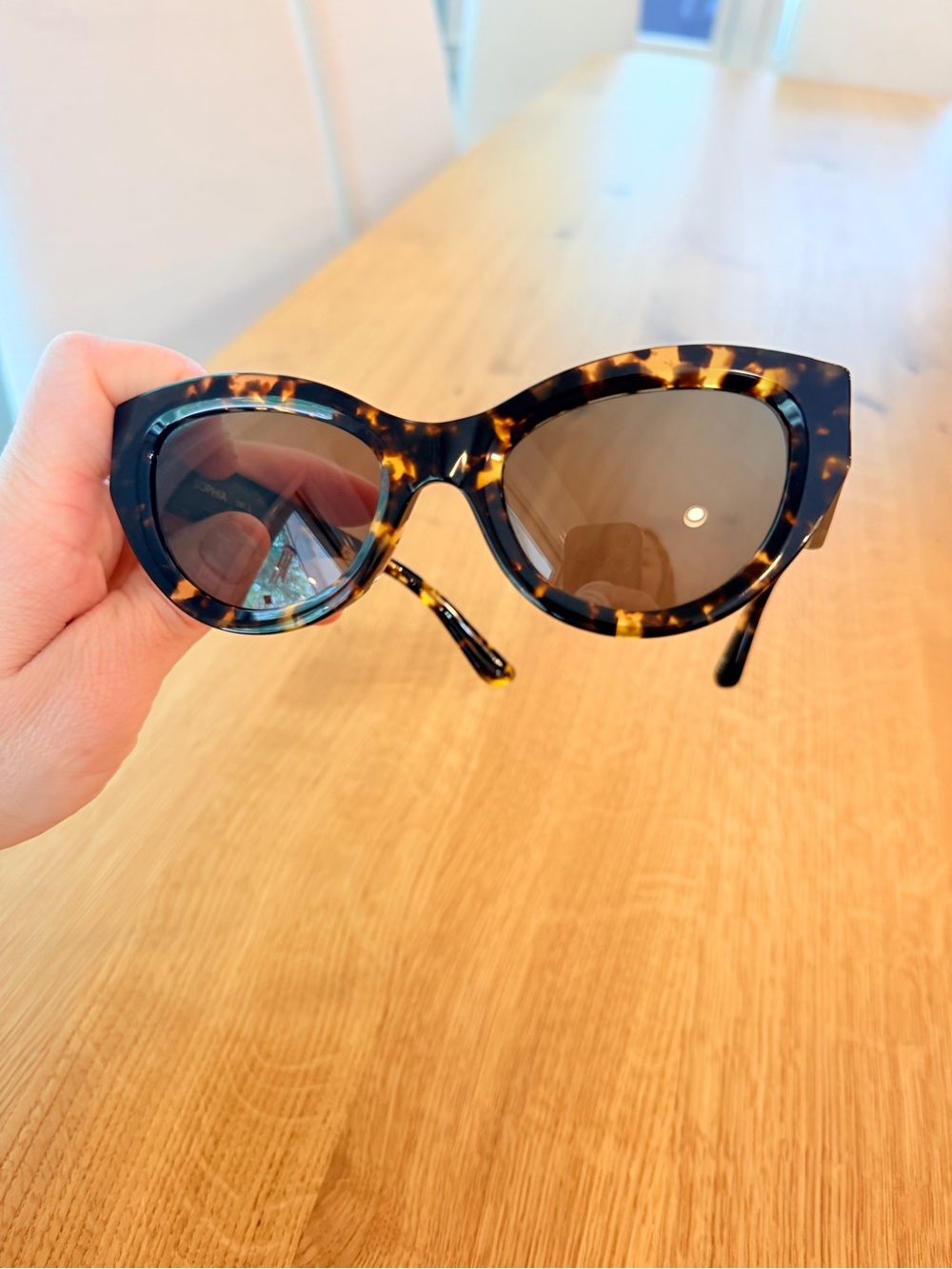 Clare V Sophia sunglasses - Zebra Tortoise NWT $180 - Picture 13 of 13